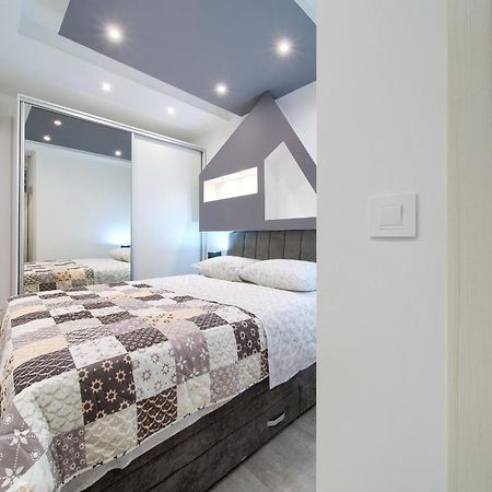 Luxury Vall Apartment Кърк Екстериор снимка