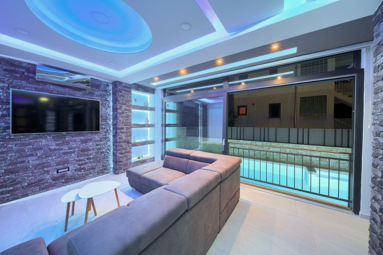 Luxury Vall Apartment Кърк Екстериор снимка