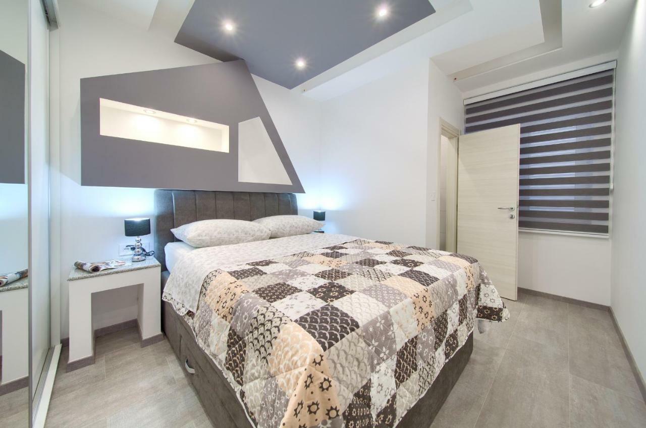 Luxury Vall Apartment Кърк Екстериор снимка