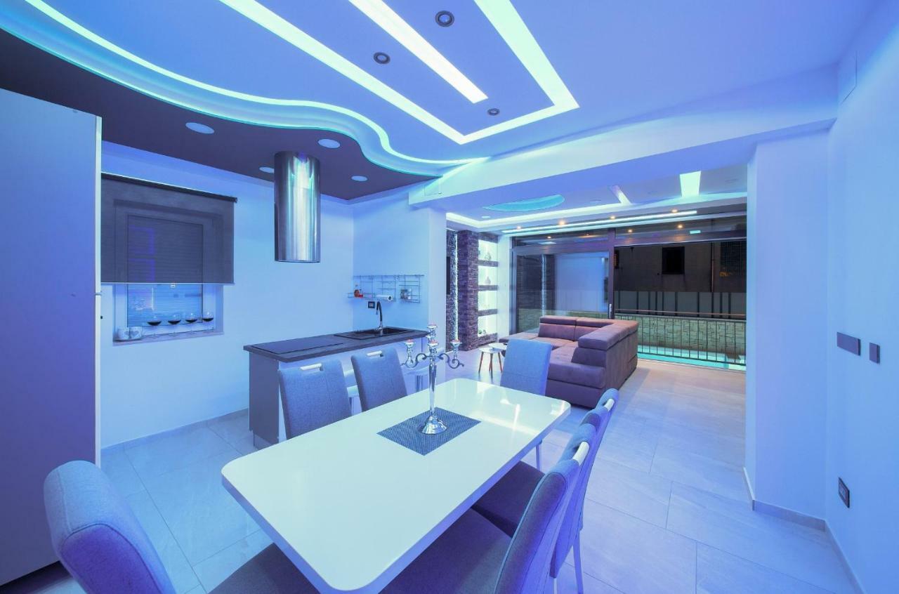 Luxury Vall Apartment Кърк Екстериор снимка