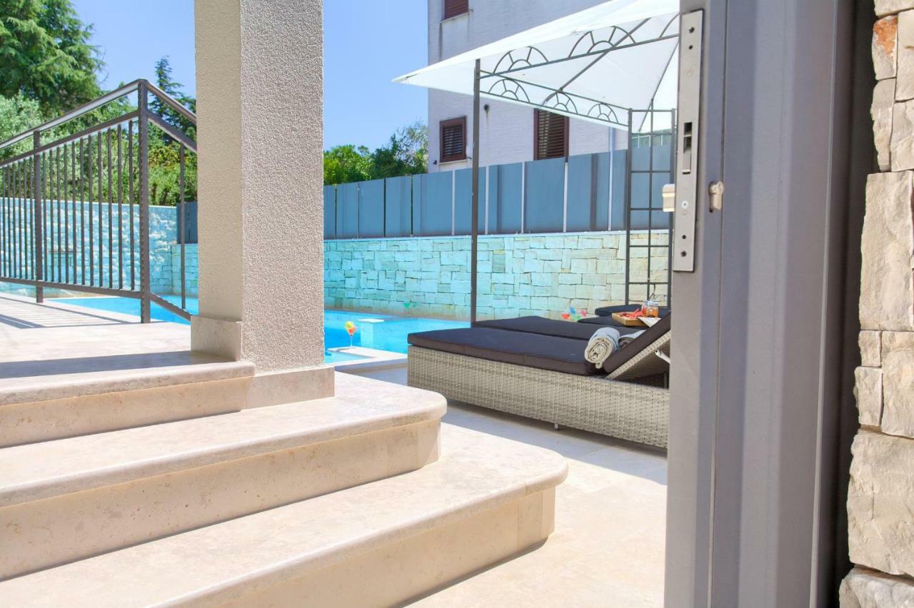 Luxury Vall Apartment Кърк Екстериор снимка