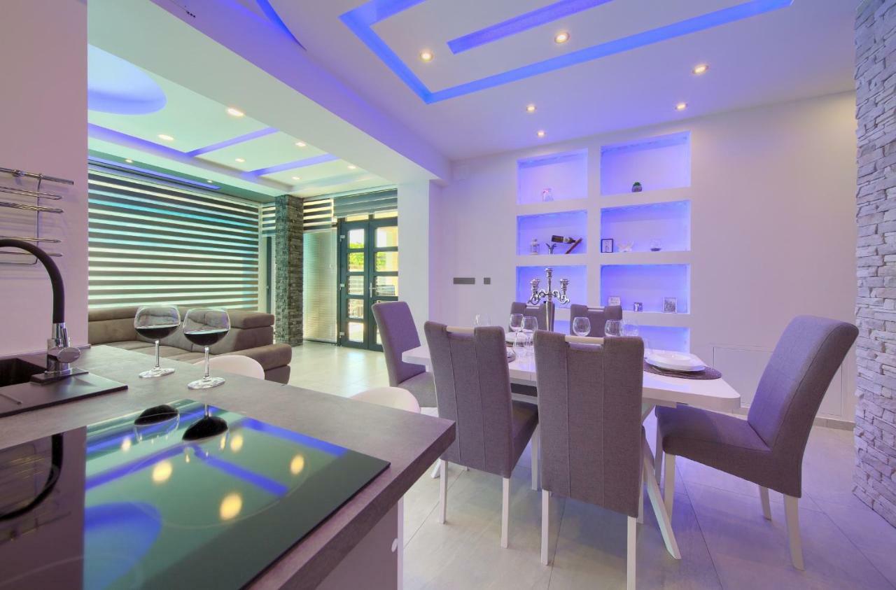 Luxury Vall Apartment Кърк Екстериор снимка