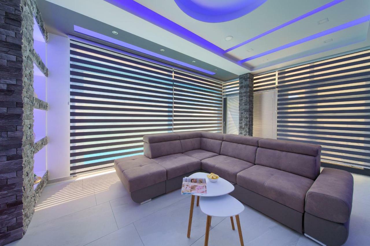 Luxury Vall Apartment Кърк Екстериор снимка