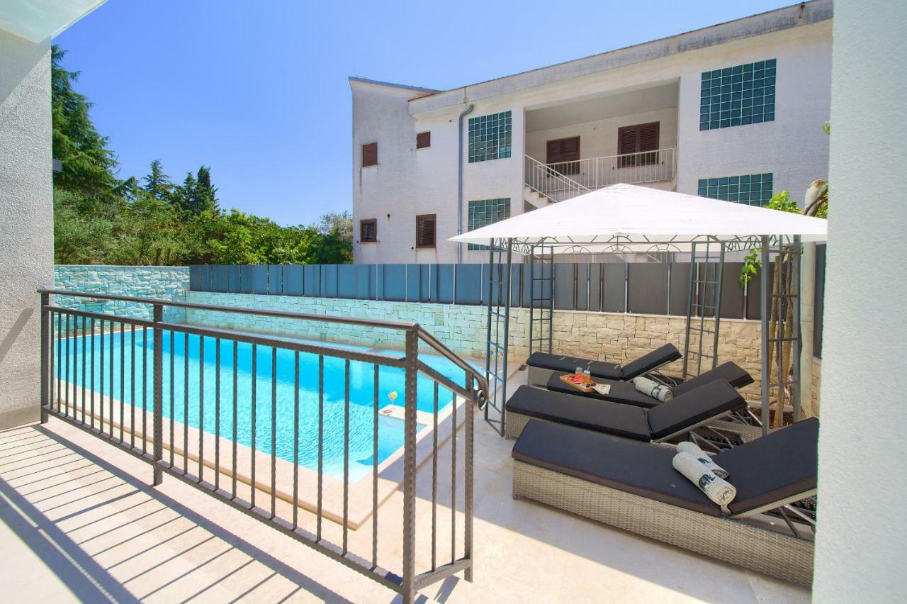 Luxury Vall Apartment Кърк Екстериор снимка