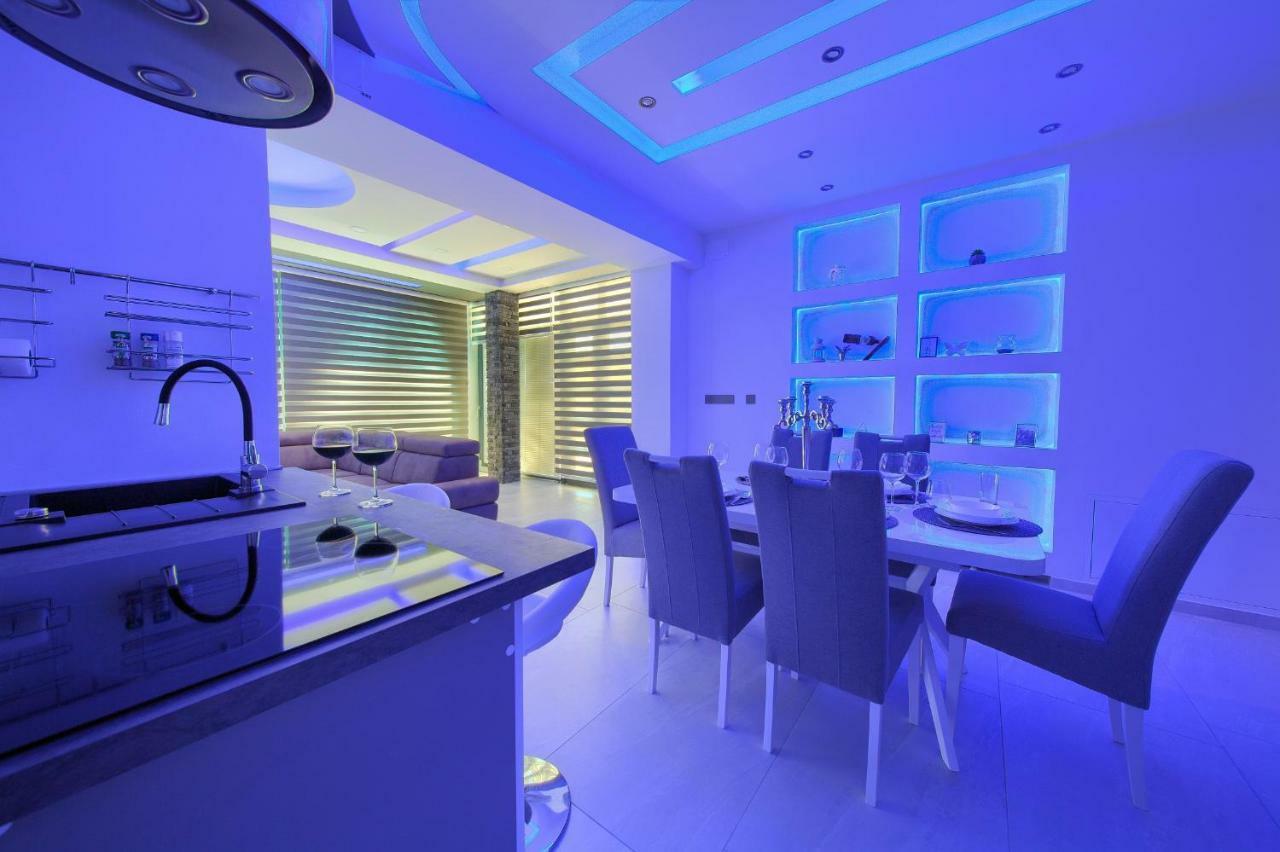 Luxury Vall Apartment Кърк Екстериор снимка