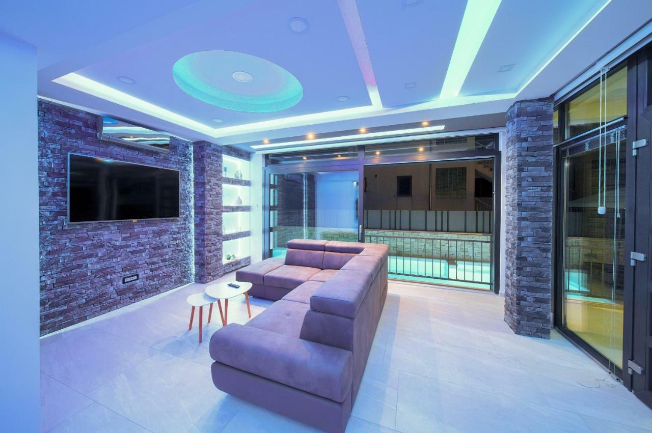 Luxury Vall Apartment Кърк Екстериор снимка