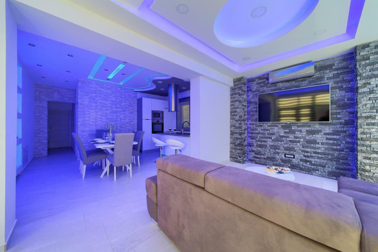 Luxury Vall Apartment Кърк Екстериор снимка