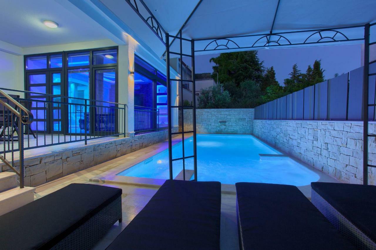 Luxury Vall Apartment Кърк Екстериор снимка